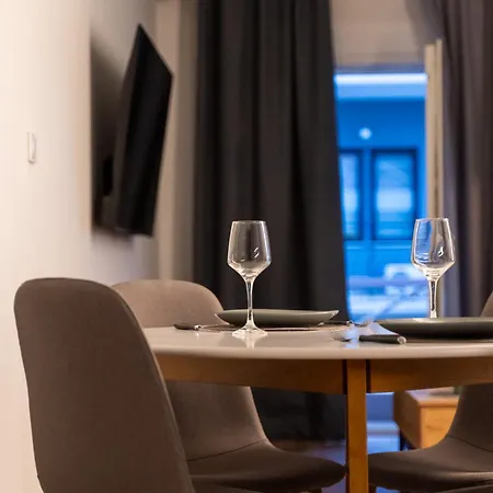 Apartamento Nueve / There's No Place Like *