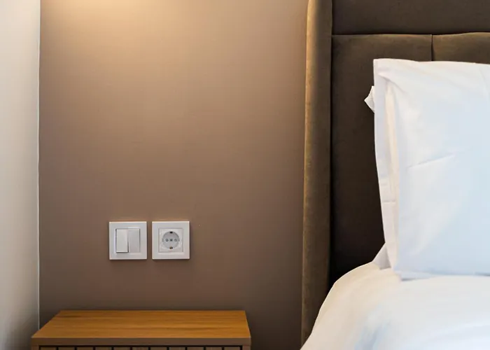 Nueve / There's No Place Like Appartement