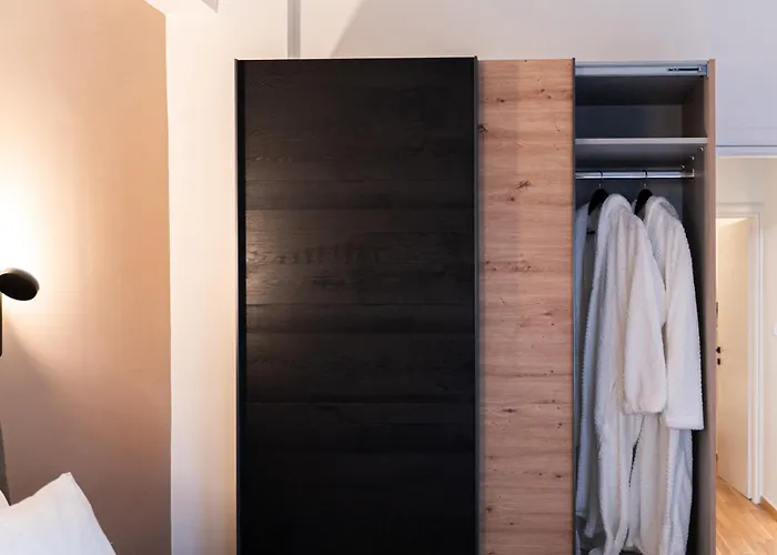 Appartement Nueve / There's No Place Like Patras