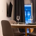 Apartament Nueve / There's No Place Like *
