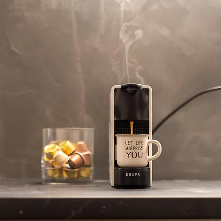 아파트 Nueve / There's No Place Like *