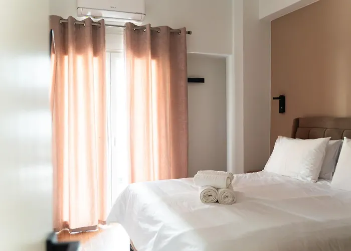 Nueve / There's No Place Like *