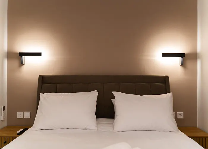 Nueve / There's No Place Like * Πάτρα