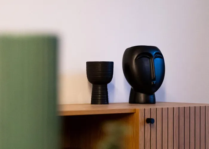 Nueve / There's No Place Like * 帕特雷