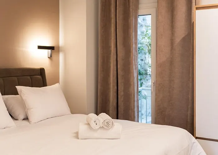 Apartamento Nueve / There's No Place Like Patras