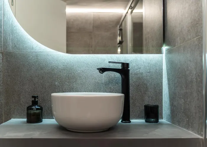 Nueve / There's No Place Like Πάτρα