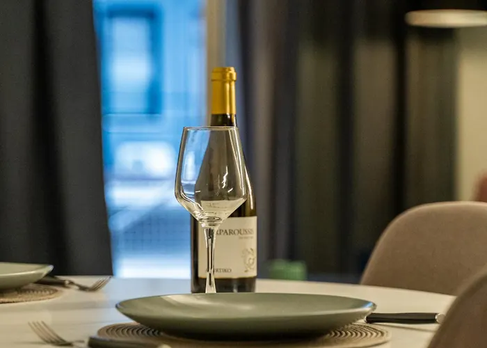 Nueve / There's No Place Like Apartamento