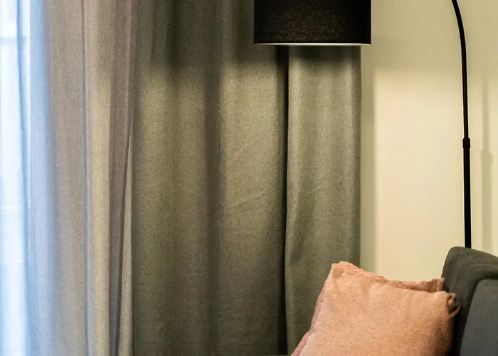 Nueve / There's No Place Like Πάτρα