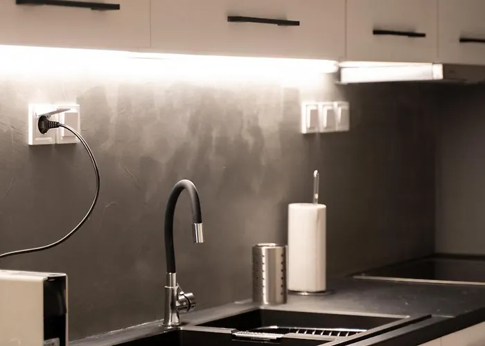 Nueve / There's No Place Like